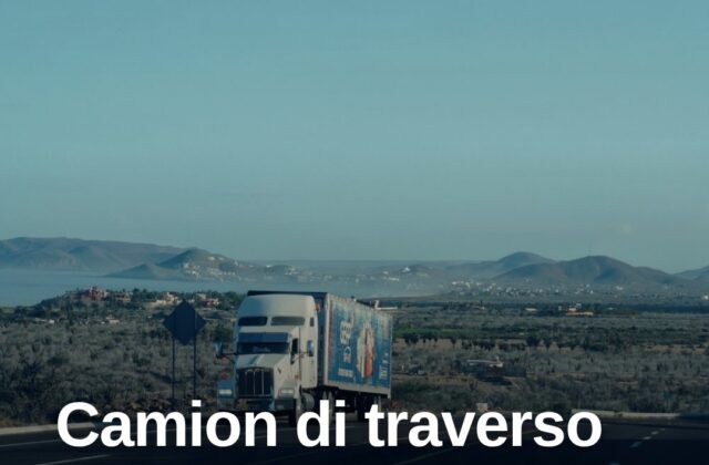 Camion di traverso sulla 729, coinvolte due auto