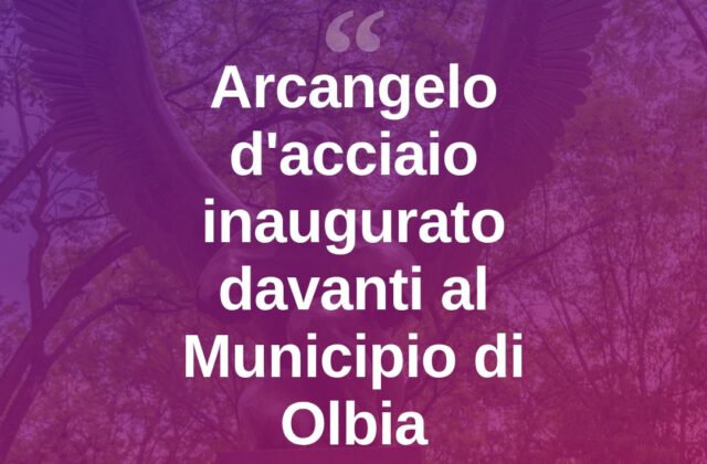 Olbia, un arcangelo d’acciaio davanti al Municipio