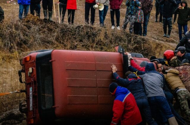 Camion si ribalta sulla SP94 per Porto Cervo, ferito il conducente