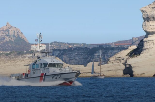 Naufragio nel Mediterraneo: 28 salvi, 6 dispersi tra cui 3 bambini