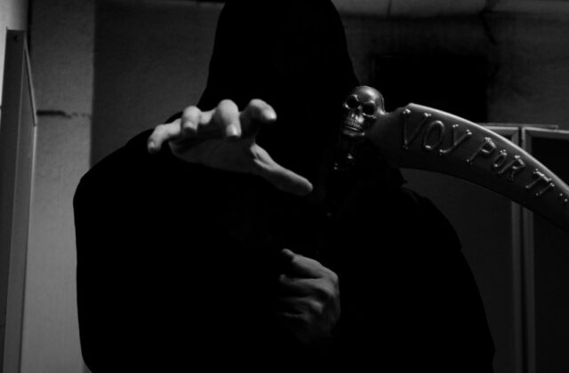 Olbia, aggredita con un coltello alla gola: il racconto della vittima