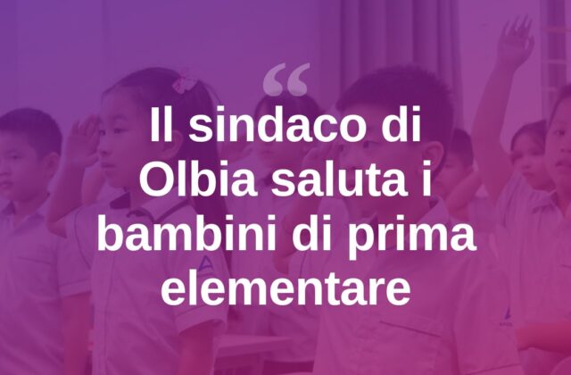 Primo giorno di scuola, il sindaco saluta i piccoli di prima elementare